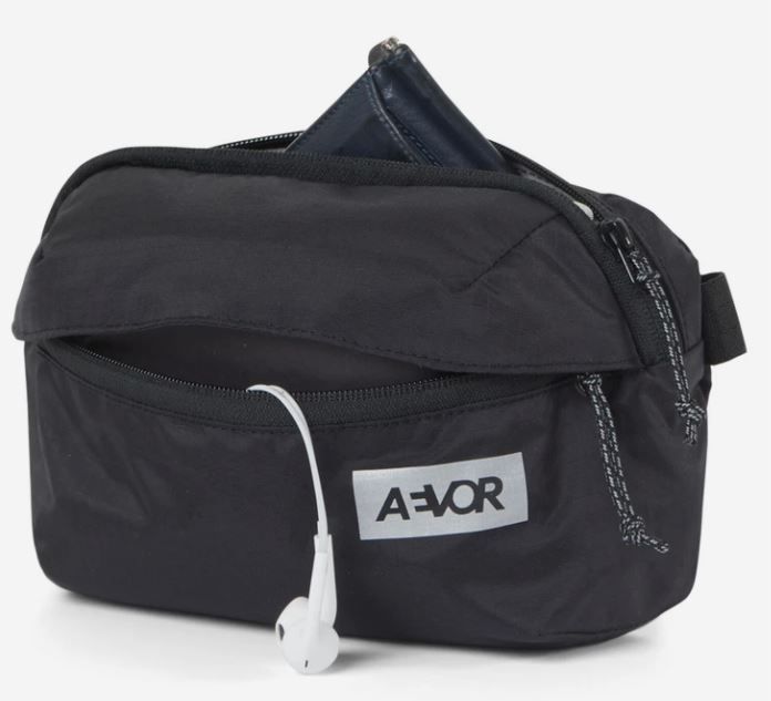 AEVOR Hipbag Ease Vyölaukku, Musta